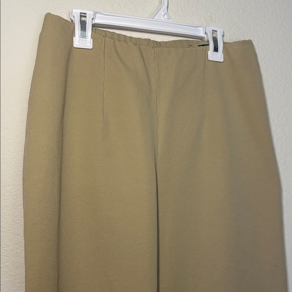 Eddie Bauer Women’s Khaki Pants Bremerton Fit size 8 - Picture 3 of 6